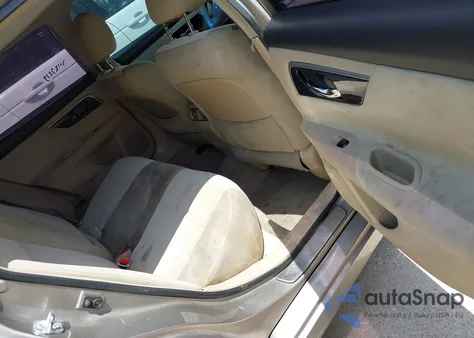 2013 Nissan Altima 2.5 Sv z USA, uszkodzony, nr VIN 1N4AL3AP3DN462656